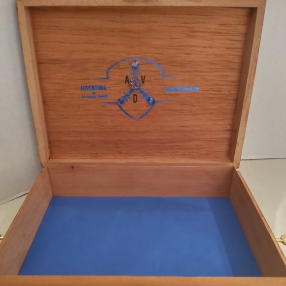 Suenos de Saundra Upcycle AVD Cigar Box, Purse - Picture 7 of 12